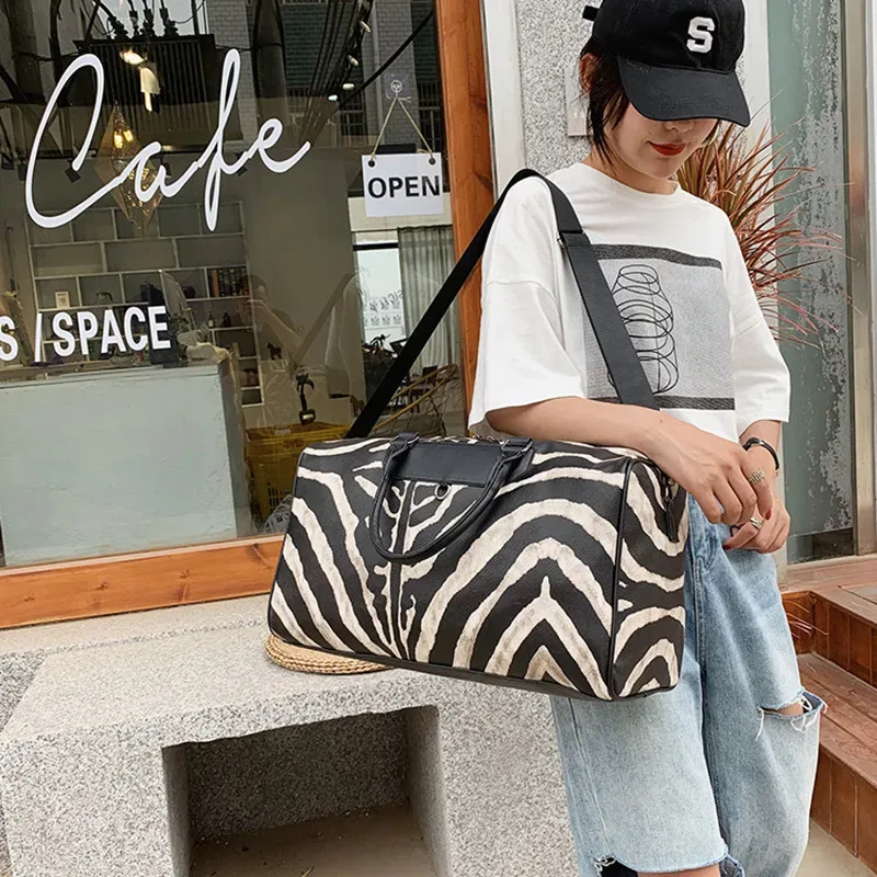 sac de voyage de mode sacs à main pour femmes grande capacité en cuir imprimé à rayures sac de sport grand fourre-tout week-end sac de sport de nuit pour les femmes