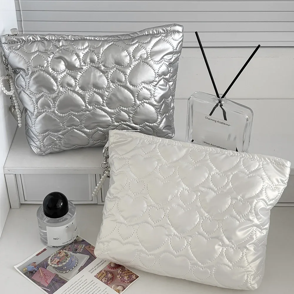 sac de maquillage étanche de grande capacité en forme de cœur pour femmes, sac à main de voyage, pochette de rangement de cosmétiques et de toilette, sac carré élégant à fermeture éclair
