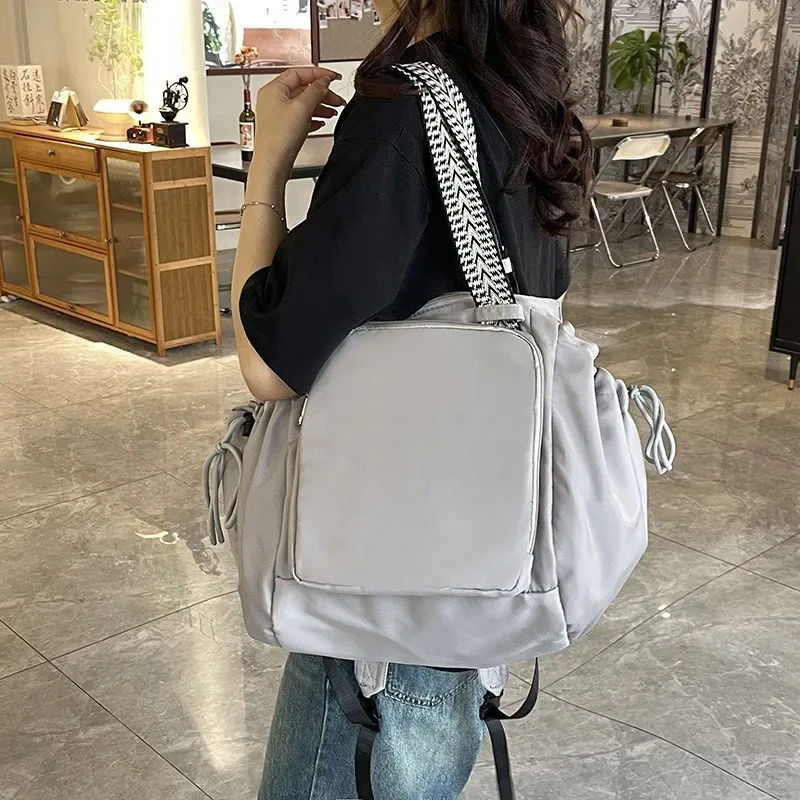 sac à bandoulière en nylon, sac de couleur unie, sac à la mode polyvalent et portable, sac de maman, sac de voyage de grande capacité