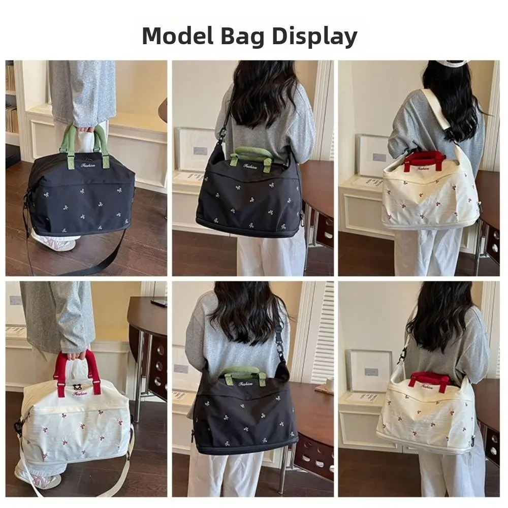 sac de voyage à grande capacité avec broderie en forme de nœud papillon, sac de voyage extensible en tissu oxford résistant à l'eau, sac fourre-tout à bandoulière pour la gym