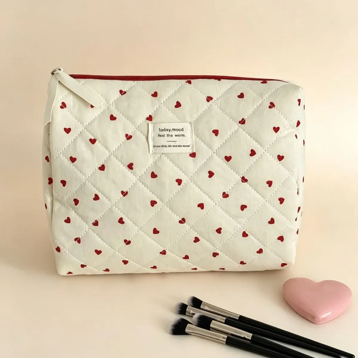 sac de maquillage portable pour femmes, sac de rangement rouge love, sac matelassé multifonctionnel de grande capacité, sac de rangement essentiel pour voyage
