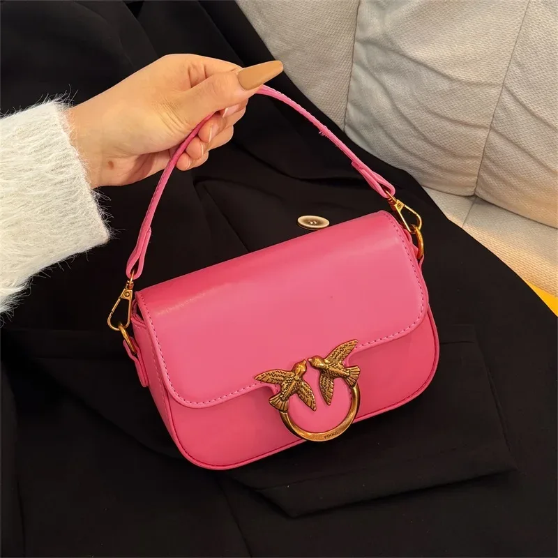 sac à bandoulière haut de gamme en cuir, sac fourre-tout tendance, design élégant, classique, populaire, pour les trajets quotidiens, avec bouton en forme d'oiseau