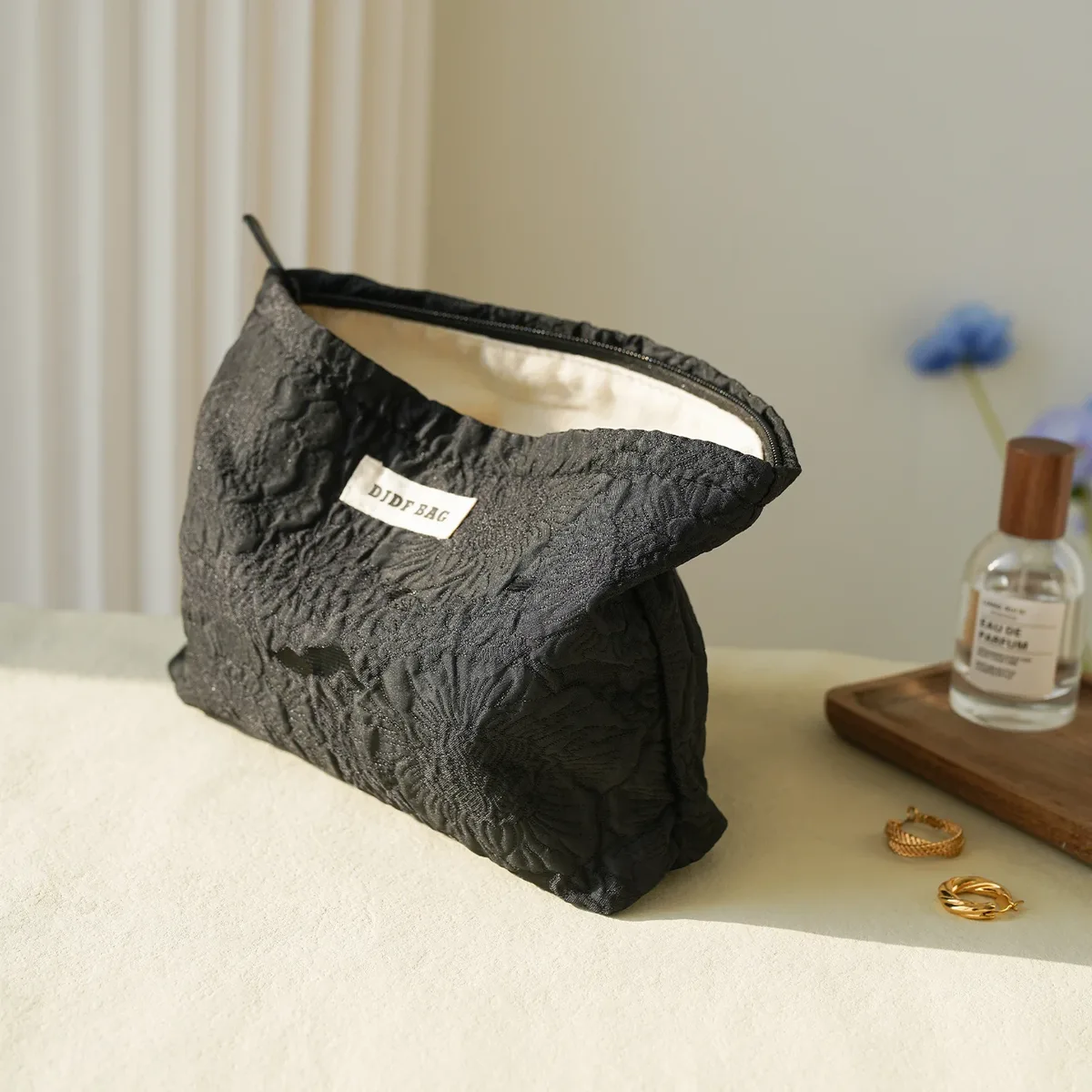 sac à cosmétiques en relief rose noir pour femmes, sac de voyage portable, sac de rangement de changement de cosmétiques de grande capacité, pochette de banlieue