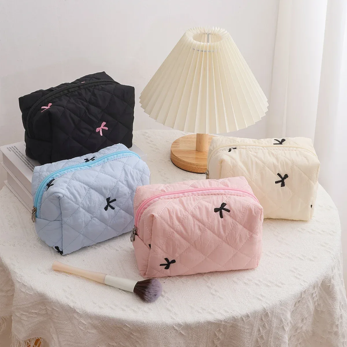 trousse de maquillage brodée avec nœud pour femmes, sac de rangement de voyage de grande capacité pour cosmétiques et articles de toilette