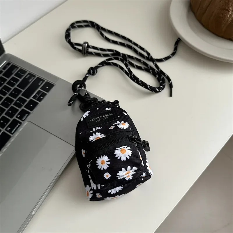 sac bandoulière mini pour femme, design tendance et original, en tissu, pour rouge à lèvres et écouteurs