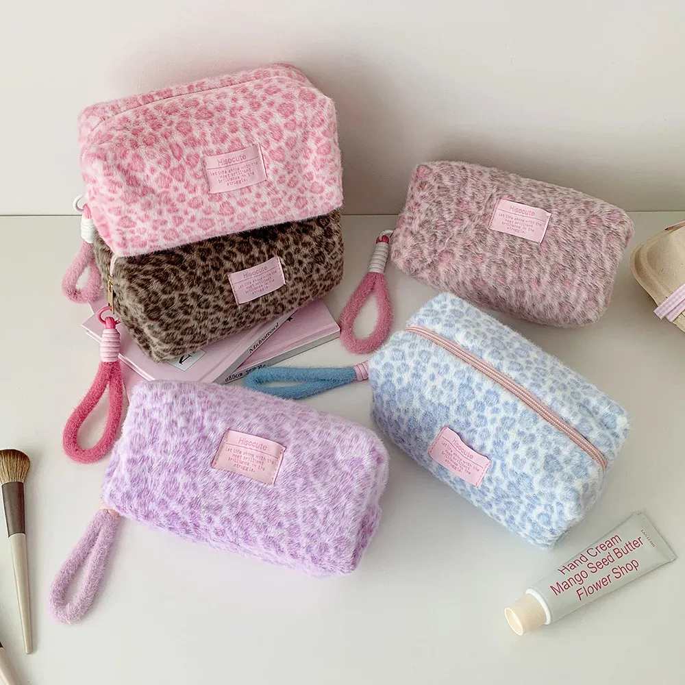pochette de maquillage en peluche à imprimé léopard, sacs cosmétiques pour femmes, pochette pour étudiantes, sac de rangement portable pour produits de soin de la peau et articles de toilette