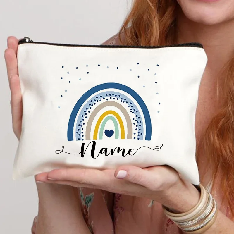 trousse de maquillage avec nom personnalisé pour enseignant arc-en-ciel, cadeau de remise de diplôme personnalisé pour enseignants, trousse à crayons, cadeau de rentrée scolaire, bourse pour femmes