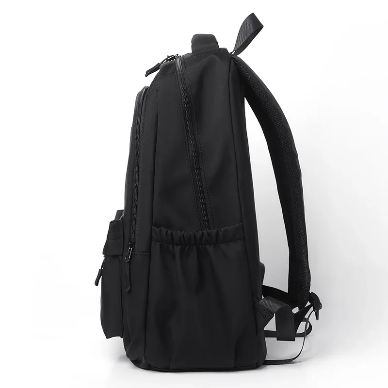 sac à dos multicouche à fermeture éclair de grande capacité, adapté au déplacement, au loisirs et aux voyages sportifs, également un sac à dos idéal pour étudiant.