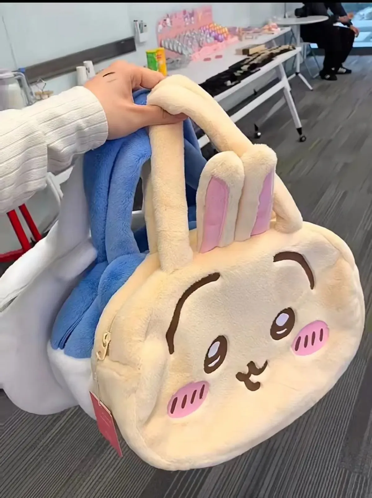 nouveau sac à bandoulière en velours brodé chiikawa, sac à dos de rangement pour figurines anime, sacs kawaii pour femme