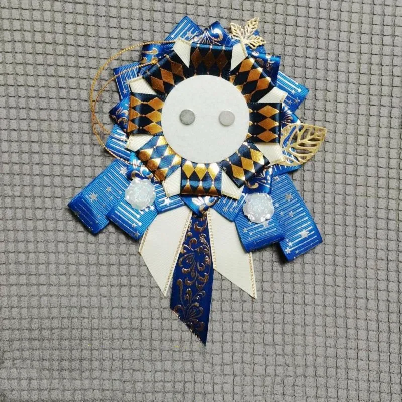 accessoires de luxe pour sacs ita. badge artisanal, décoration en ruban et rosette. sac à dos lolita avec porte-gadget en soie