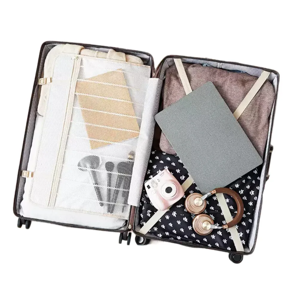 valise bagage roulant pu marron clair motif géométrique brun fond beige poignées roulettes empilable voyage