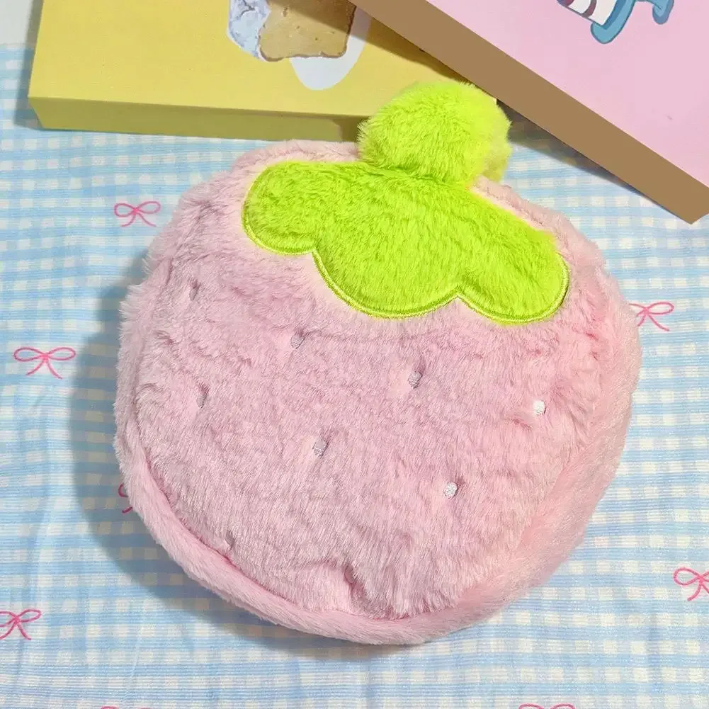 trousse de toilette en peluche fraise pour femme, grande capacité, mignonne, pour maquillage et voyage, pochette organisateur de soins de la peau portable, douce