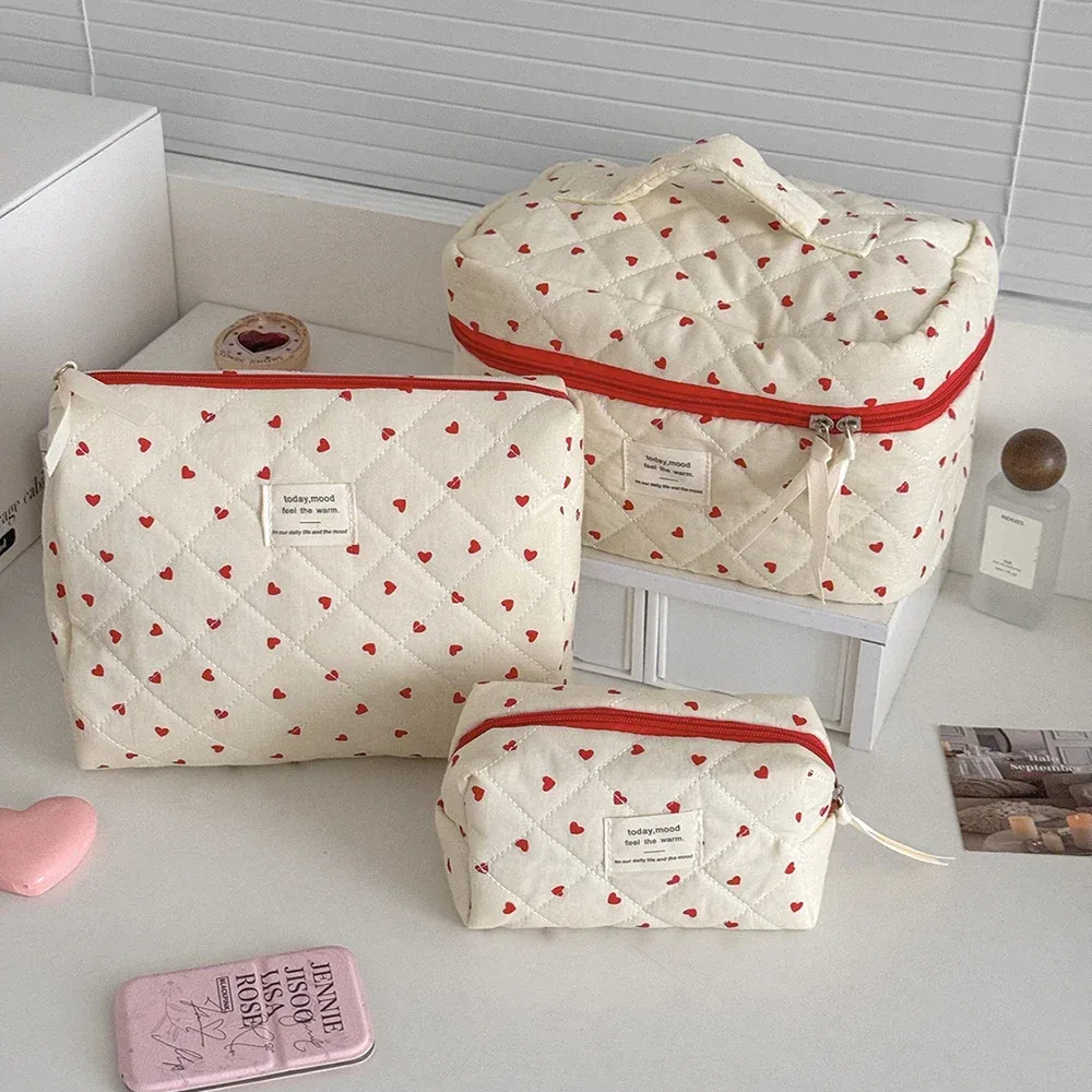 sac à cosmétiques matelassé rose fraise pour femme, 1 pièce, organiseur de voyage portable, pochette de rangement pour maquillage et articles de toilette, sac à main zippé pour femme