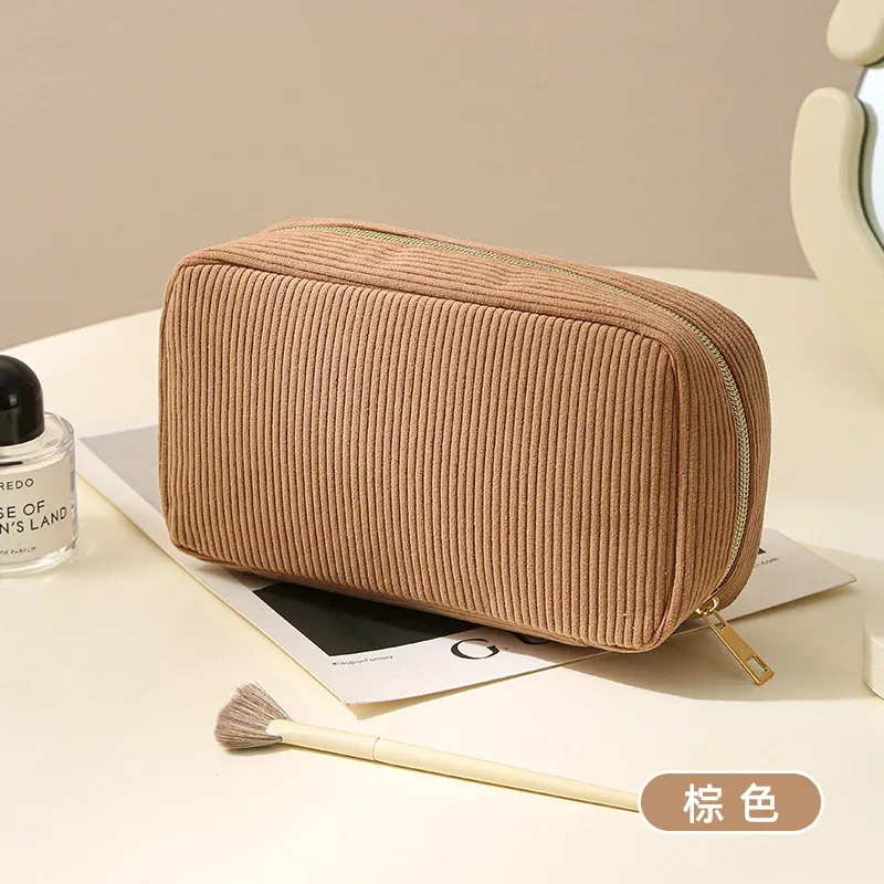 pochette de maquillage portable en velours côtelé pour femmes, pochette de rangement minimaliste pour cosmétiques de voyage, organiseur doux pour les articles de beauté quotidiens