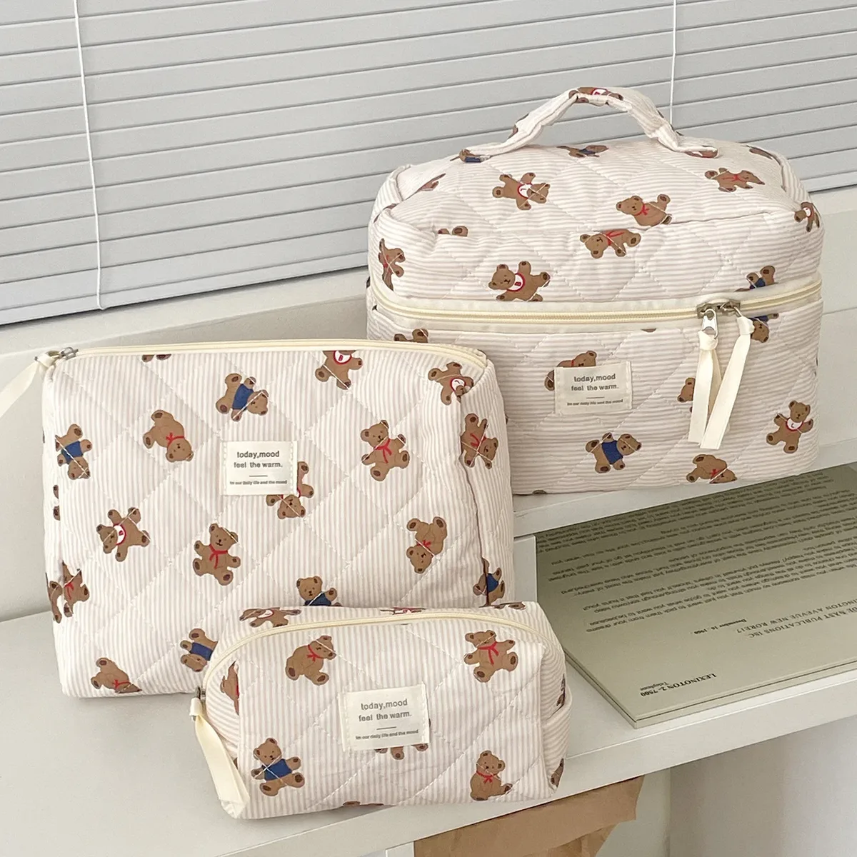 sac à cosmétiques motif ours rose beige pour femmes, joli organisateur de voyage de maquillage à fermeture éclair, sac à main féminin, pochette de toilette pour filles
