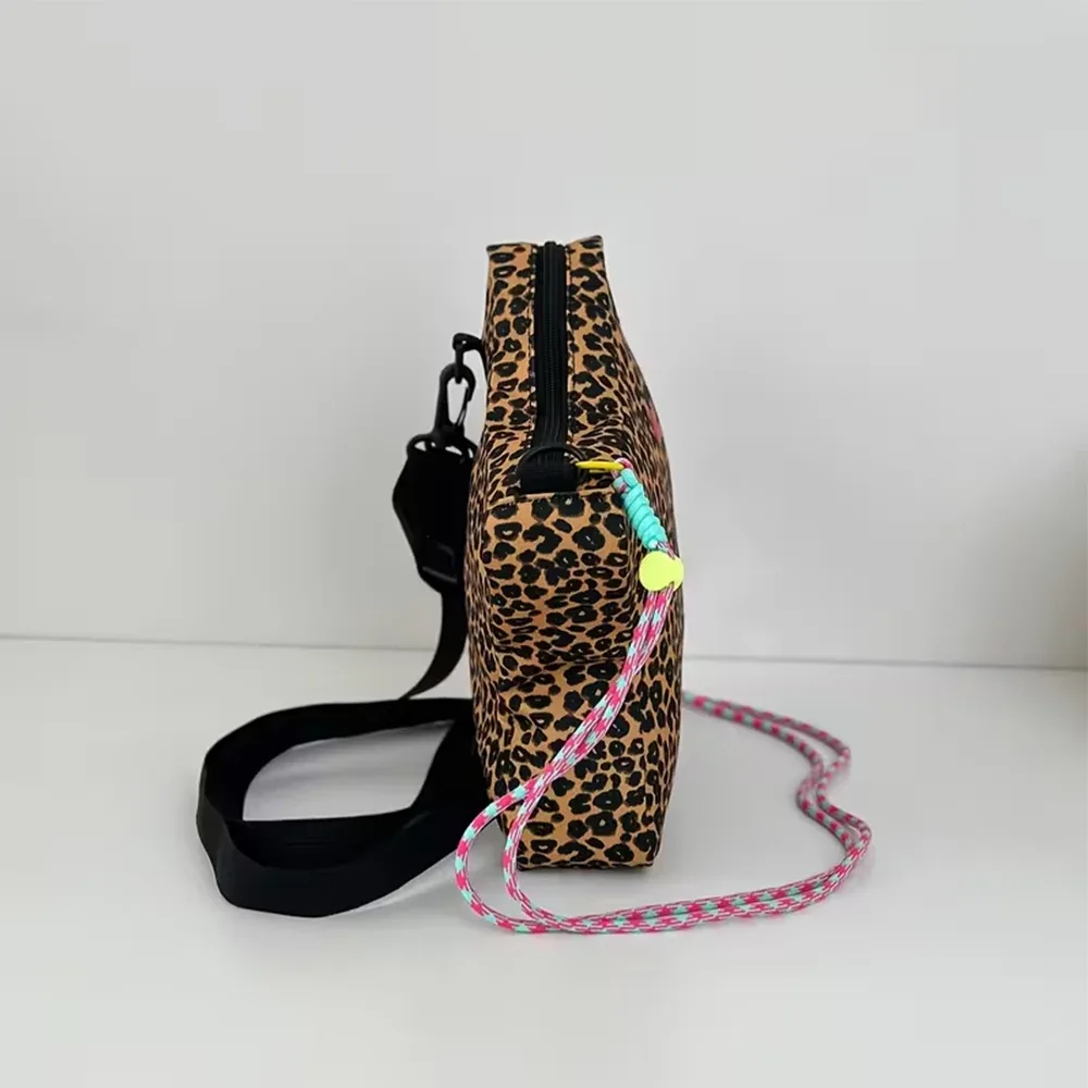 sac à dos en forme d'étoile imprimé léopard pour femmes, sac à dos décontracté pour voyage, sac à bandoulière à la mode avec longue sangle d'épaule