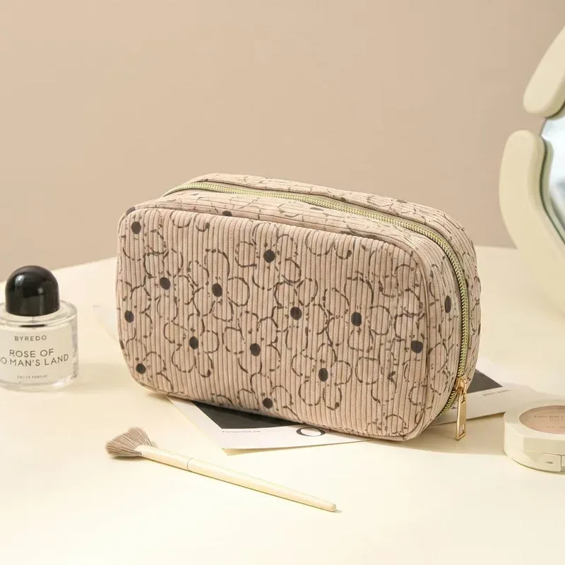 pochette de maquillage portable en velours côtelé pour femmes, pochette de rangement minimaliste pour cosmétiques de voyage, organiseur doux pour les articles de beauté quotidiens