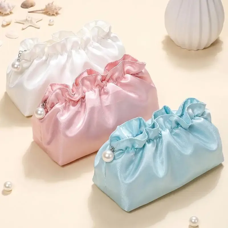 Sac de maquillage portable en polyester, forme nuage, fermeture à cordon, pochette cosmétique, surface brillante, grande capacité, organisateur de voyage quotidien