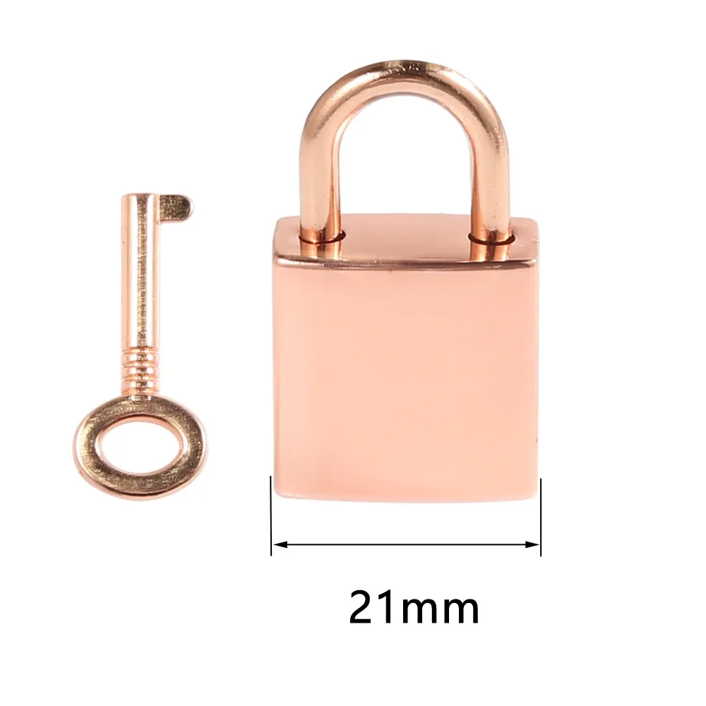 cadenas verrouiller métal argent doré orange marron beige petite clé anneau carré voyage usage rangement