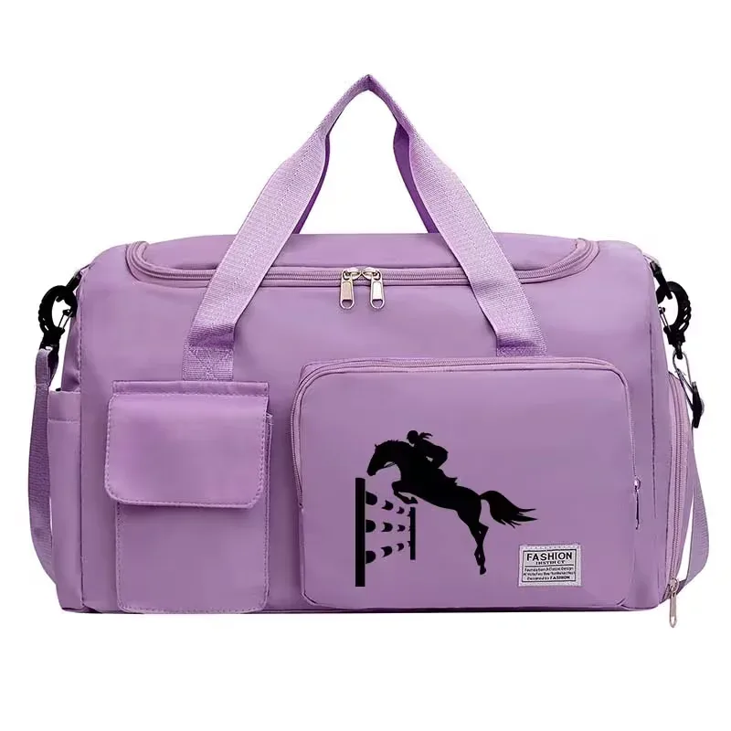 nouveau sac de voyage simple avec imprimé motif équestre, sac de sport multifonctionnel à la mode avec compartiment à chaussures indépendant, sac de rangement portable de grande capacité pour vêtements, adapté au fitness et aux courts séjours