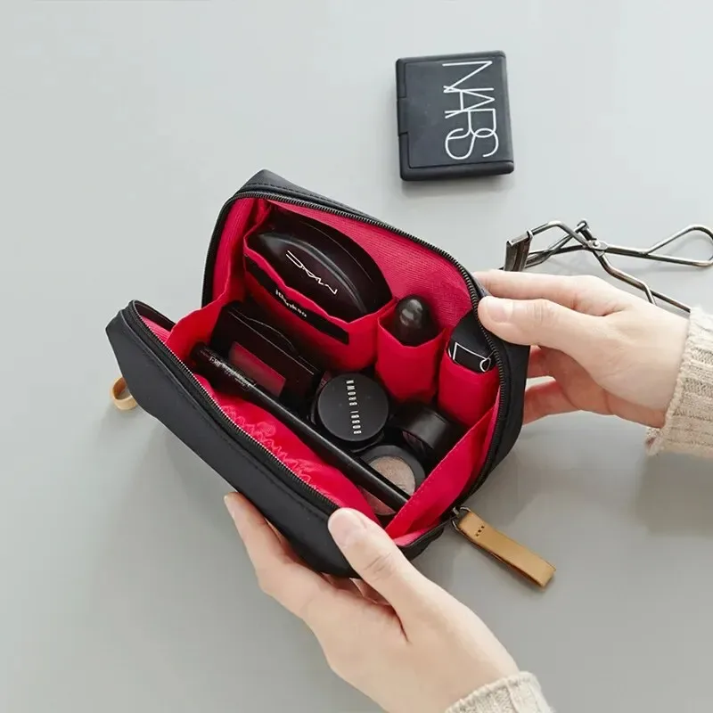 trousse de toilette étanche de style coréen pour femme, trousse de maquillage solide, trousse de maquillage en poudre, trousse de maquillage de luxe, document cosmétique, nouveau, 2024