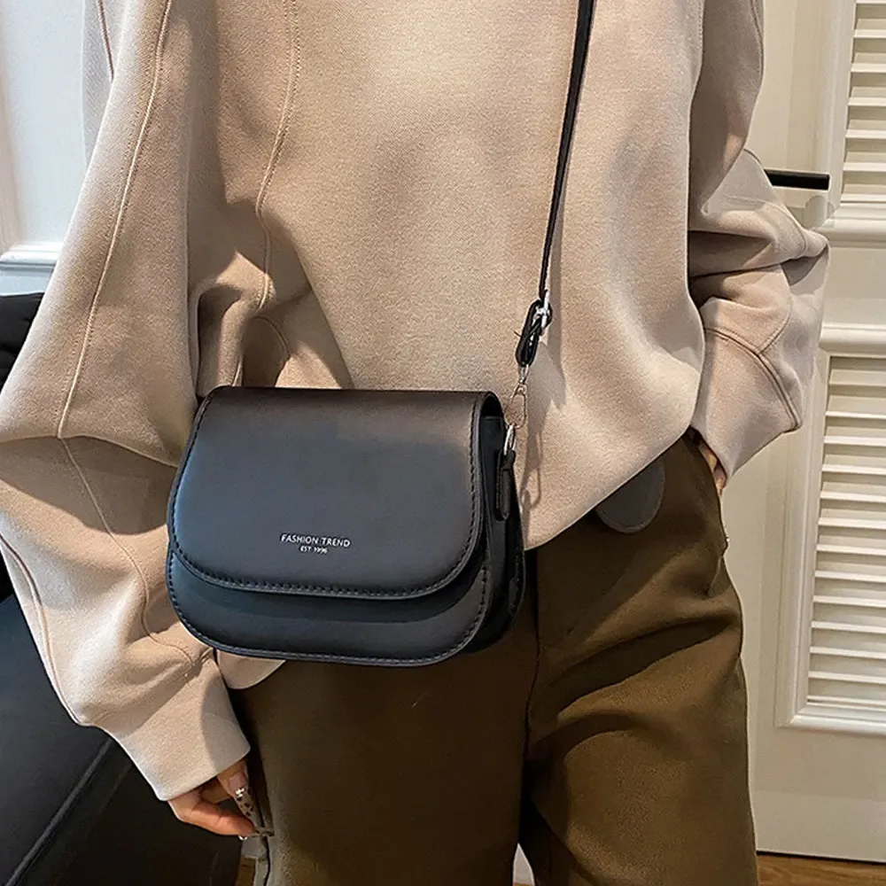 Sacs de créateurs de niche pour femmes 2026 Nouveau sac à bandoulière style coréen Sac carré mignon à blocs de couleur