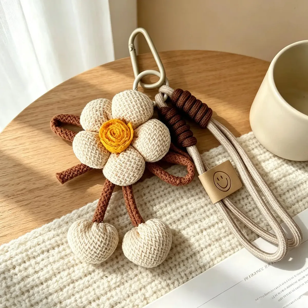 mignon porte-clés floral en tissu rembourré avec sangles en corde pour sacs à main, sacs fourre-tout, sacs à dos et décoration de sacs de tous les jours.