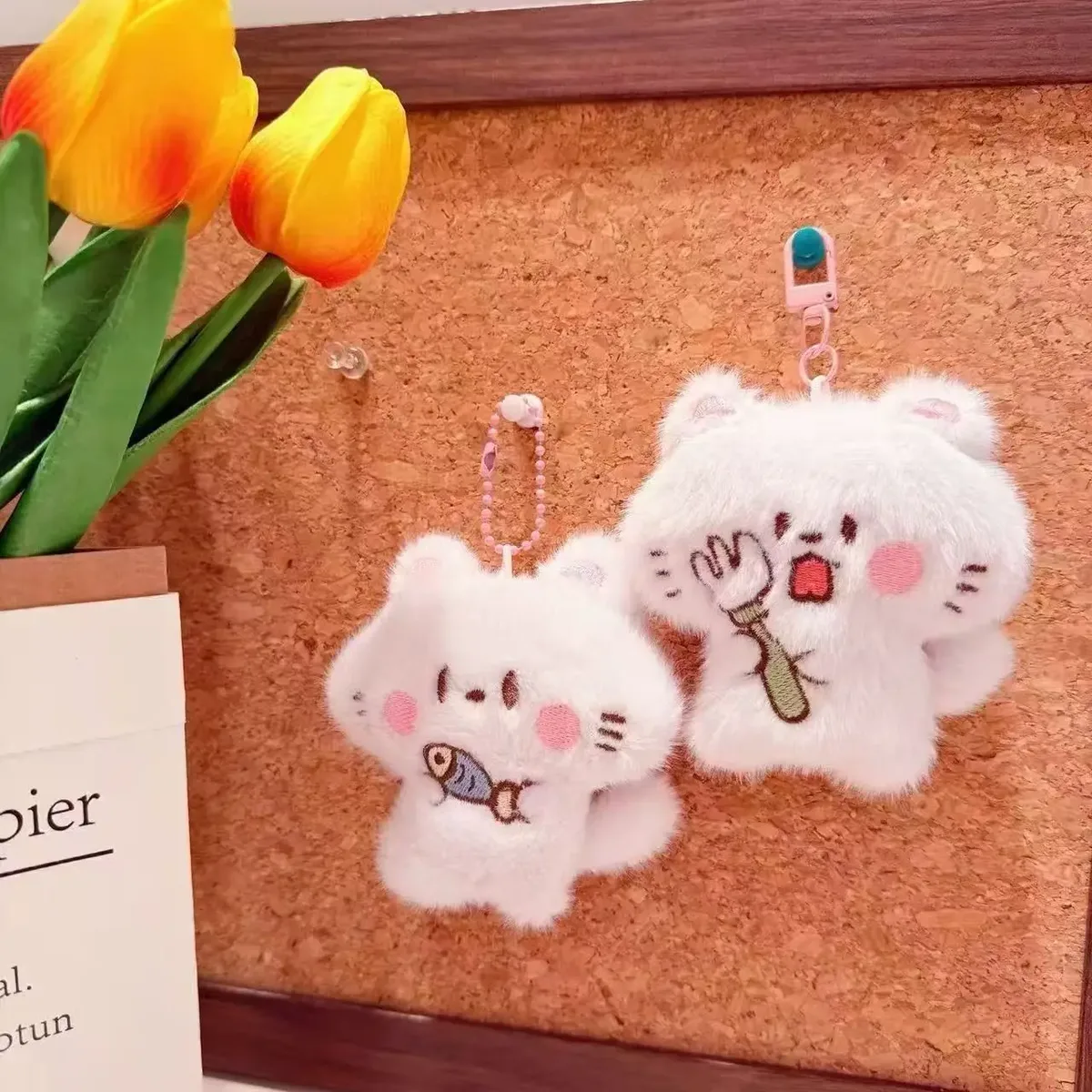 Porte-clés en peluche chat mignon – Breloque de sac à dos en fourrure douce et accessoire de sac pour filles et adultes