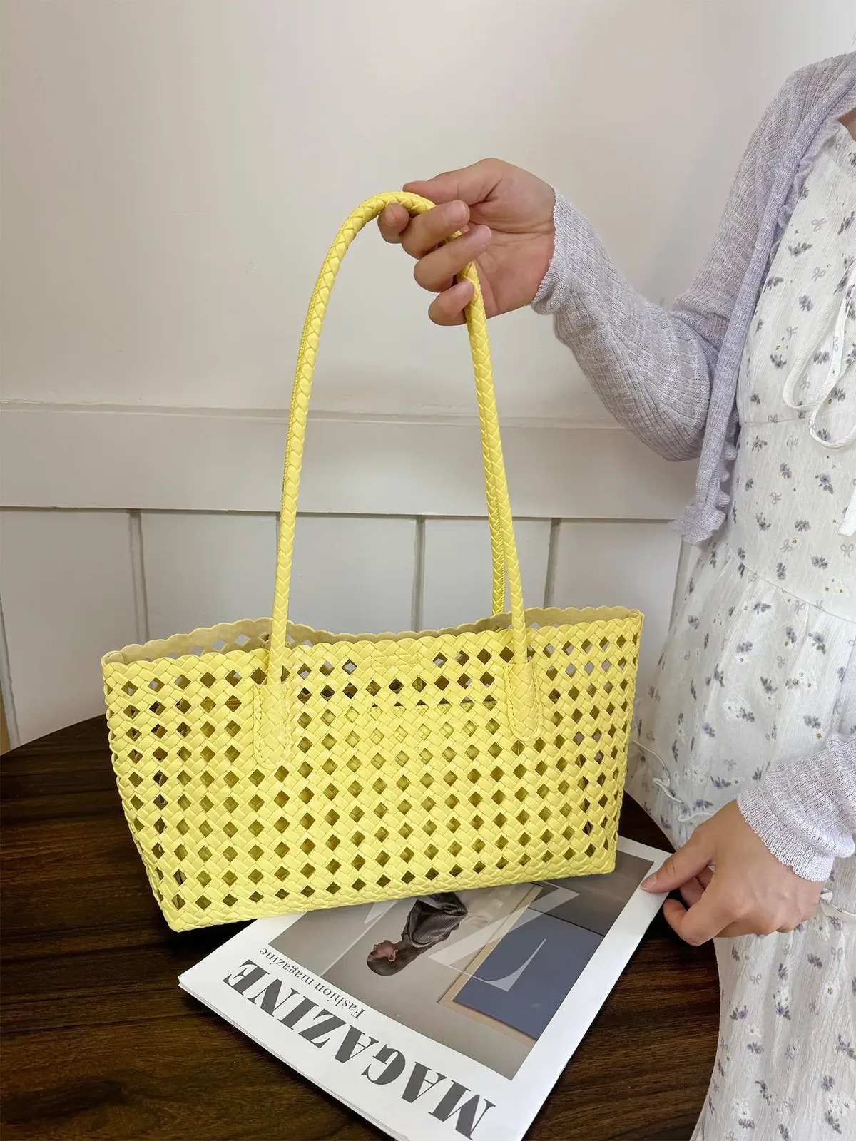 nouveau sac fourre-tout tressé creux tendance 2026 pour femme, grande capacité, sac à main porté épaule pour l'été