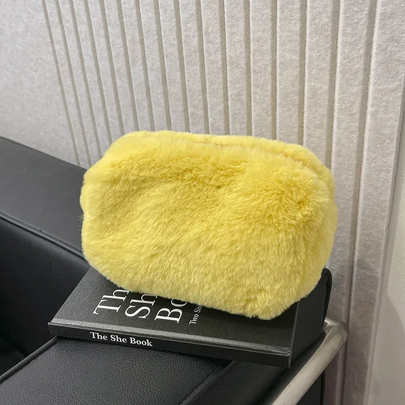 pochette à maquillage en peluche, sac cosmétique sécurisé en fausse fourrure, pochette à maquillage moelleuse, pochette cosmétique grande capacité en peluche pour pochette élégante