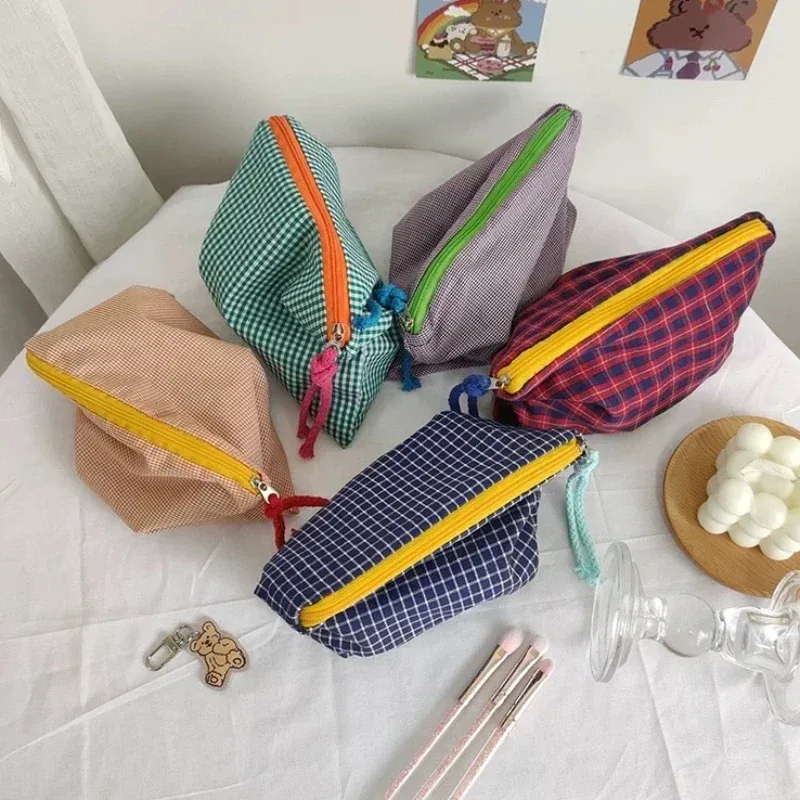 sac de maquillage à carreaux pour femmes et filles, sac à cosmétiques en coton et lin avec pochette à fermeture éclair, sac de rangement simple et portable de grande capacité à la mode