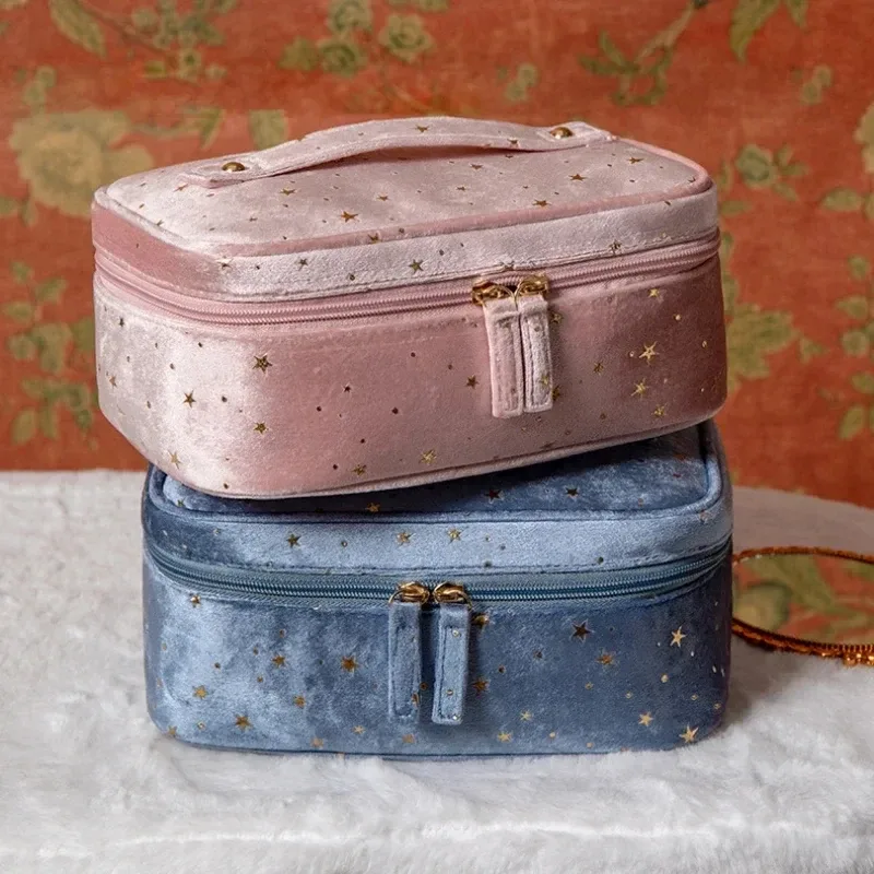 petit sac à cosmétiques de voyage portable, sac de rangement de cosmétiques en flanelle, sac à cosmétiques ciel étoilé de grande capacité pour femmes