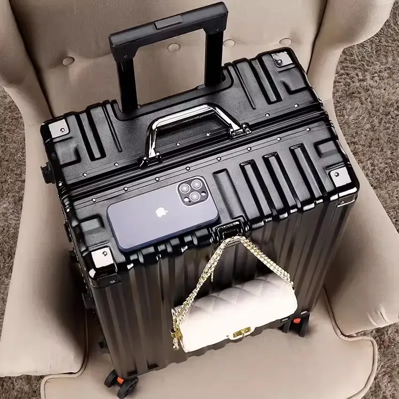 valise bagage roulettes abs blanc noir vert pastel lignes verticales toupie roues poignées traçage universel usage voyage étudiant