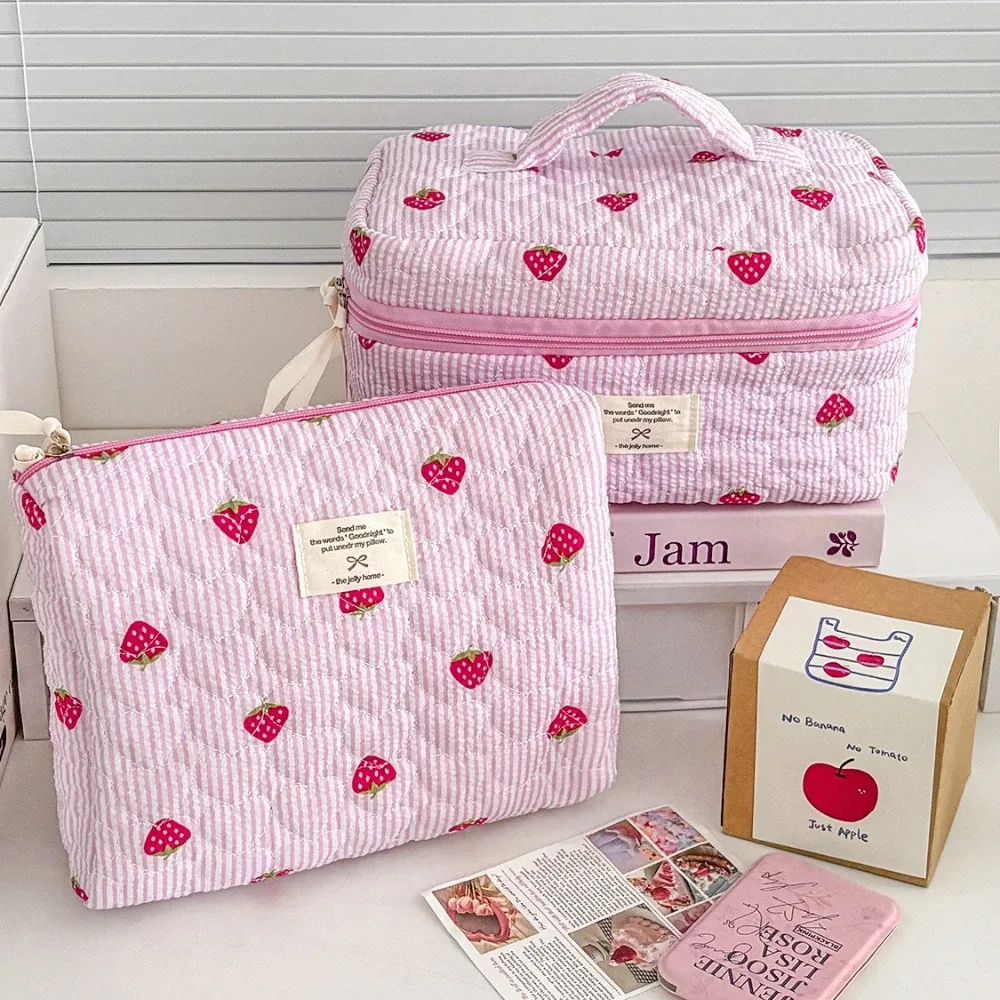 sac à cosmétiques matelassé rose fraise pour femmes, organisateur de voyage portable, pochette de rangement de maquillage de toilette, sac à main pour dames, sac à fermeture éclair