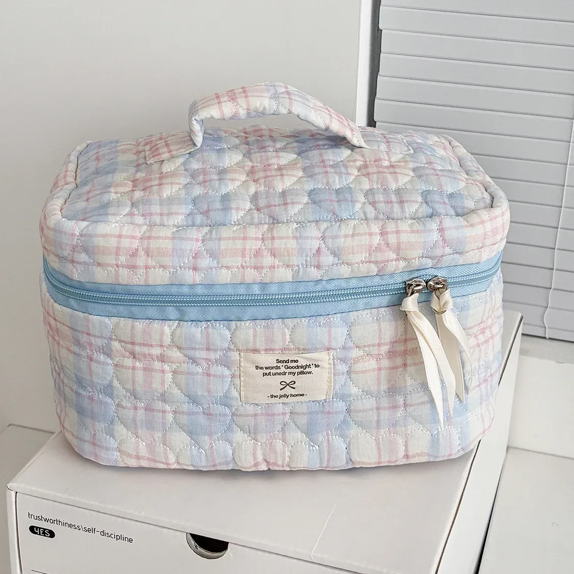 sac de maquillage matelassé en forme de cœur pour femmes, grande capacité, pochette de rangement de cosmétiques de toilette de voyage, sac à main pour rouges à lèvres pour dames, vente en gros