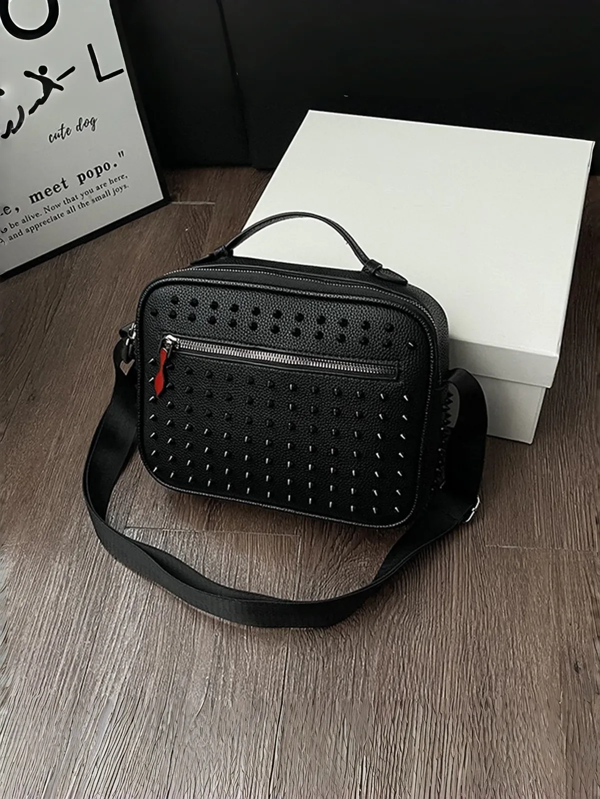 sac bandoulière de style punk pour homme, sac à bandoulière élégant pour homme, grande capacité, plusieurs poches et fermeture à glissière
