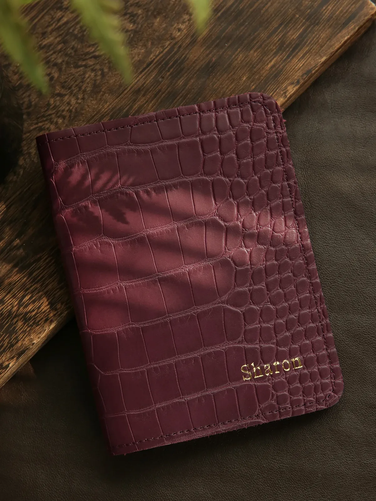 housse de passeport en cuir pu texturé crocodile de luxe avec nom personnalisé en feuille d'or, organiseur de documents de voyage multi-emplacements, cadeau souvenir