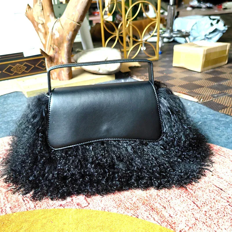 sac à main de luxe en cuir 2026 avec fourrure et garniture en velours, sac en peau d'agneau duveteux automne/hiver avec garniture en fourrure et pompons