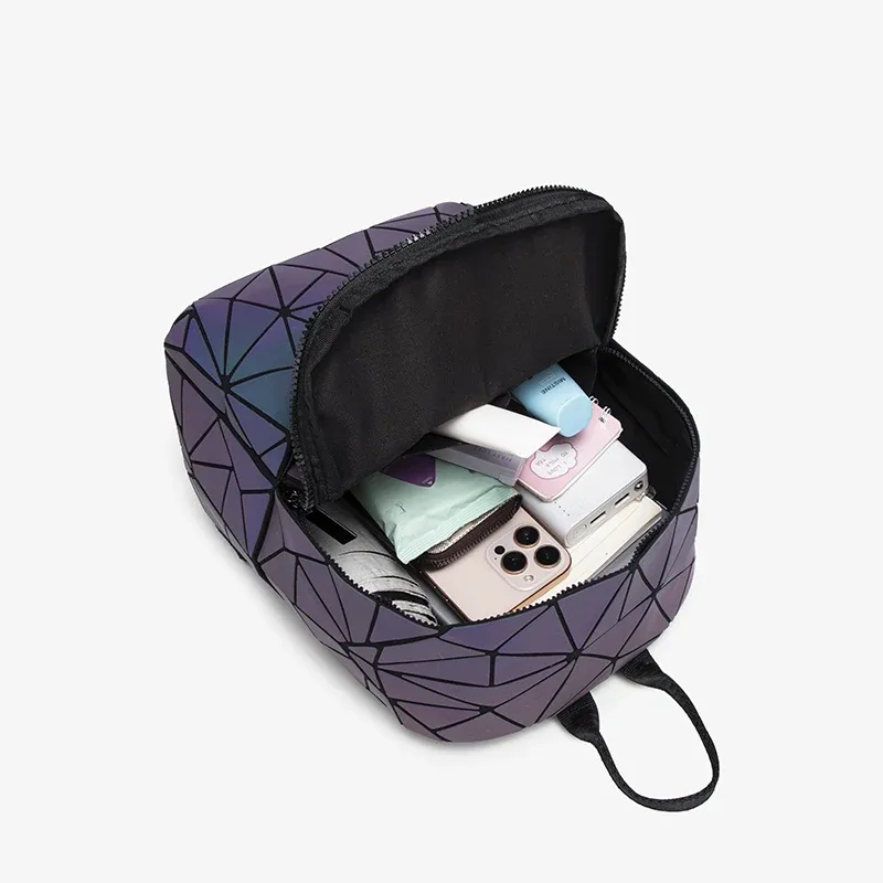 sac à dos tendance et polyvalent pour femmes, orné d’un motif en losanges, avec un motif géométrique en losanges et des coutures changeant de couleur dans l’obscurité.