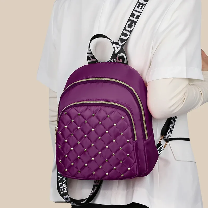 sac à bandoulière double avec rivets brodés en forme de losange pour femmes, nouveau style, sac de voyage tendance, sac décontracté et polyvalent pour femmes.