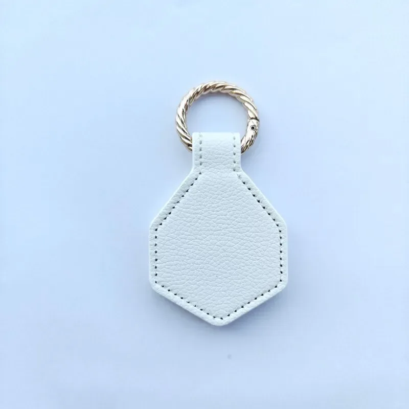 pince à chapeau en cuir pu pour femme, artefact magnétique portable, crochet de sac à dos, rangement d'accessoires pendentif, nom personnalisé, mode