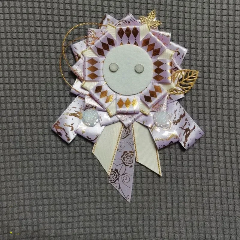 accessoires de luxe pour sacs ita. badge artisanal, décoration en ruban et rosette. sac à dos lolita avec porte-gadget en soie
