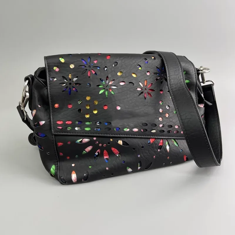 sacs à main pour femme, sacs à bandoulière, sacs de créateurs, sacs à design ajouré pour femme, vente en gros, liquidation