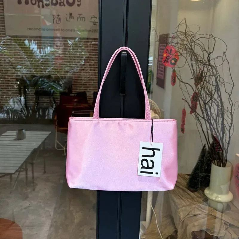 sac à main de luxe élégant en satin de soie pour femme, petit sac fourre-tout de couleur unie, sac à bandoulière polyvalent pour le quotidien et les déplacements