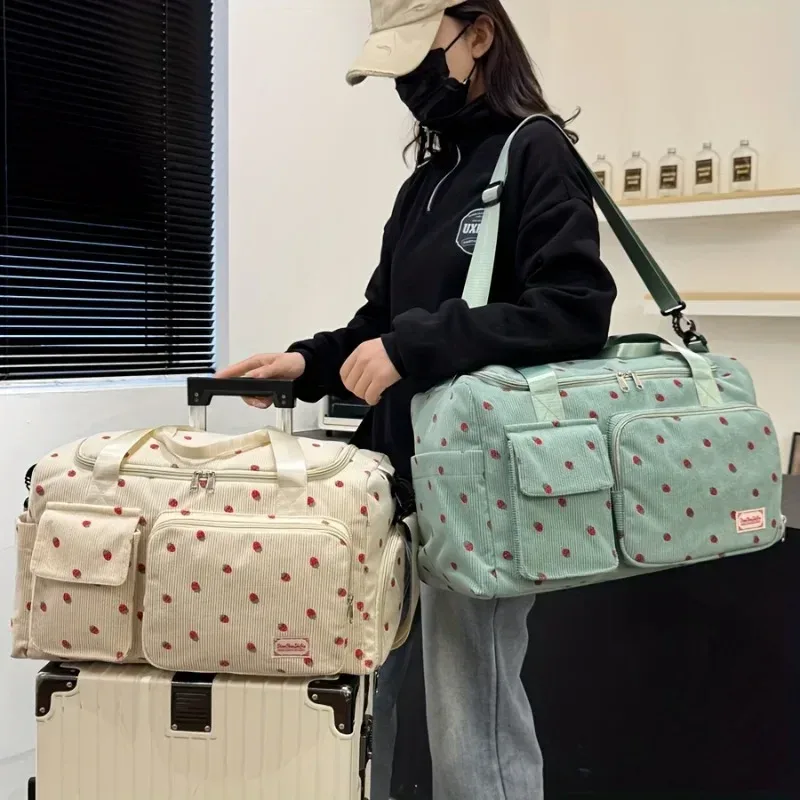 sac polochon décontracté imprimé fraise de grande capacité avec plusieurs compartiments – idéal pour les voyages, la salle de sport et l'utilisation quotidienne
