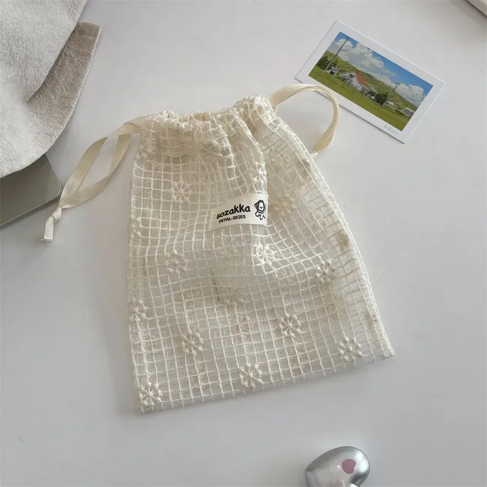 mignon voyage d'été cosmétique toilette organisateur pochette de rangement pour accessoires dentelle brodée marguerite maille cordon sac de maquillage