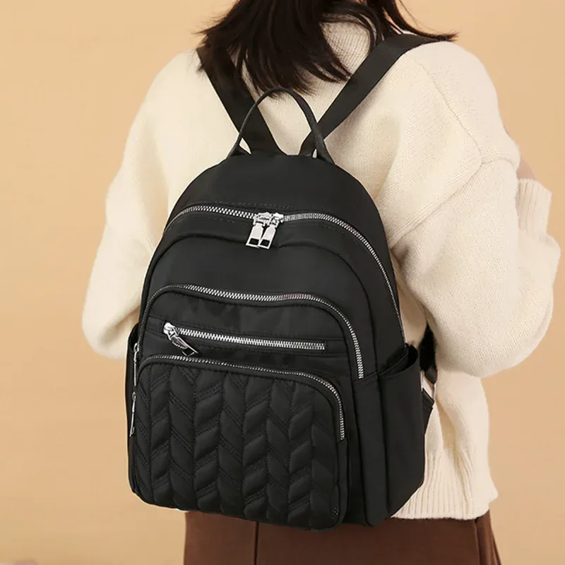 sac à dos en nylon gaufré polyvalent pour tous les jours, option multicolore tendance, grand espace de rangement pour les activités quotidiennes en plein air des femmes