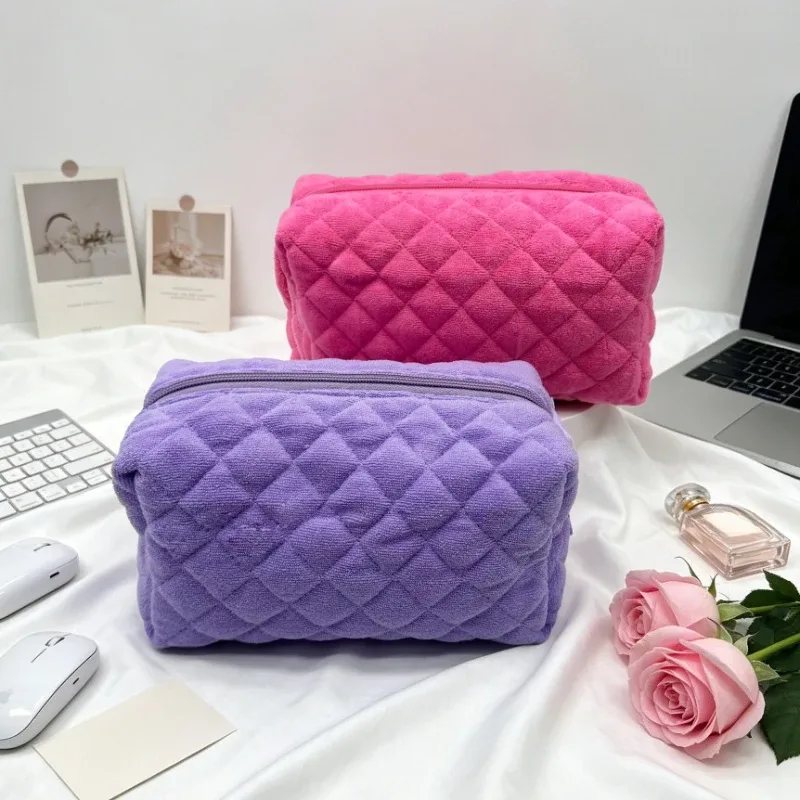 jolie trousse de toilette carrée pour femmes, multifonctionnelle, portable, pour ranger les articles de toilette et le maquillage.