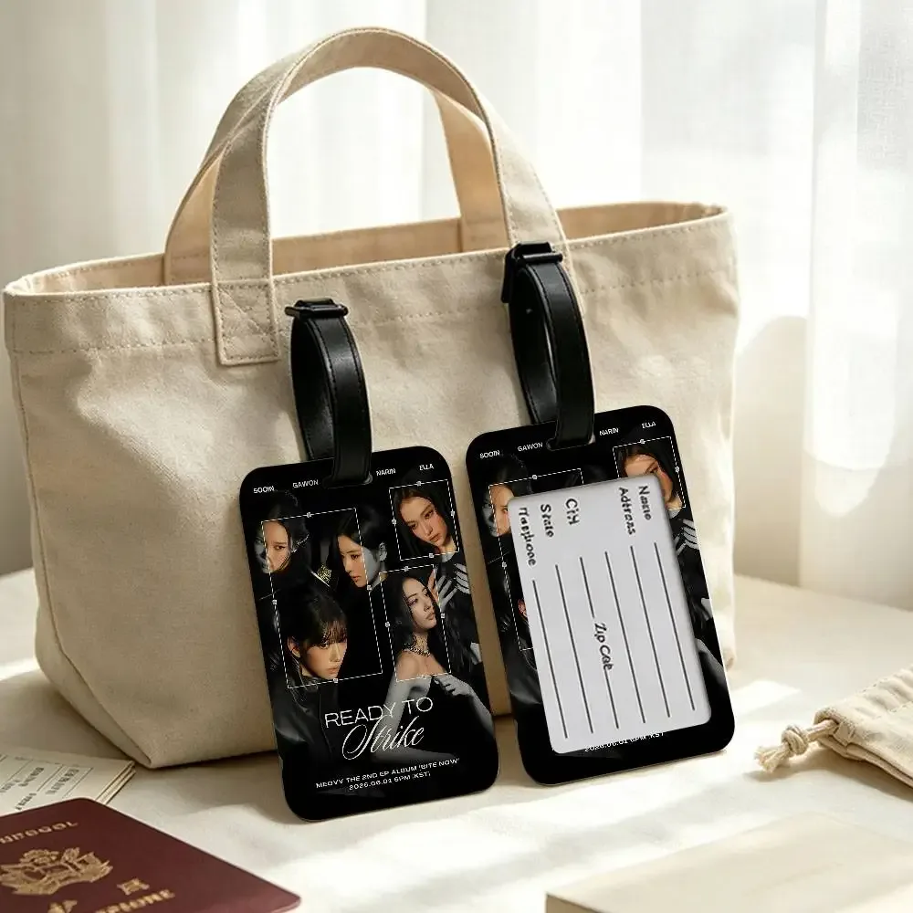 hot kpop girl m-meovvs étui de carte d'information imperméable en pvc, étiquette de bagage anti-perte pour valise et sac à main
