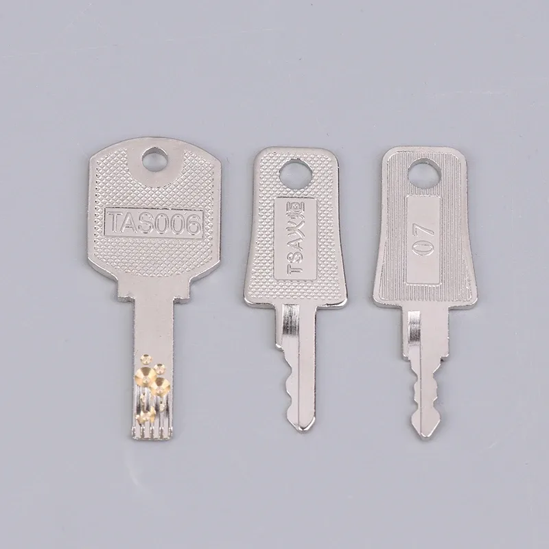 cadenas serrure tsa métal ornementation clé universelle poignet vert pastel étiquette blanche voyage valise identification accès sécurité